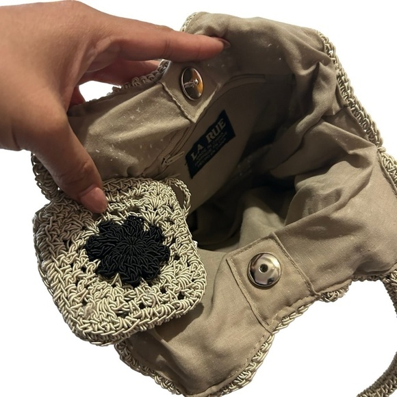 La Rue Crochet Black Flower Small Handbag w/ coin purse - Picture 2 of 3
